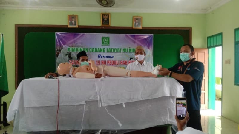 Fatayat NU Kudus Lahirkan Kader Pemulasara Jenazah Covid-19