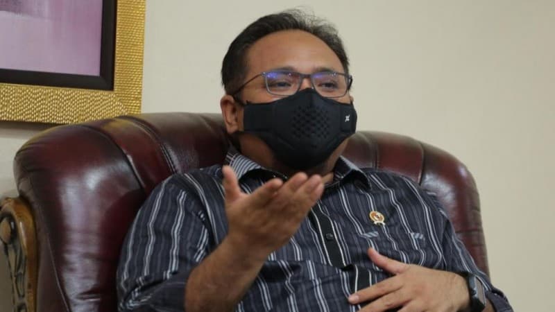 Menag Yaqut Gemakan Tagar #PrayFromHome