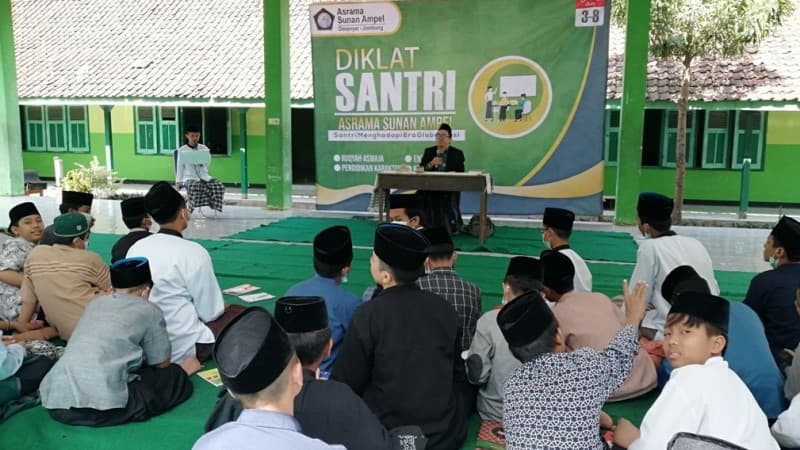 Ustadz Yusuf Suharto Jelaskan Salaf sebagai Periode Emas