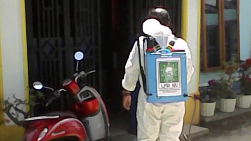 Penyemprotan Disinfektan sebagai Ikhtiar Cegah Penyebaran Covid-19