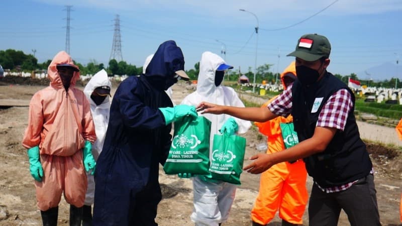 Dukung Penggali Kubur, NU Jatim Kirim Bantuan Pangan dan Multivitamin