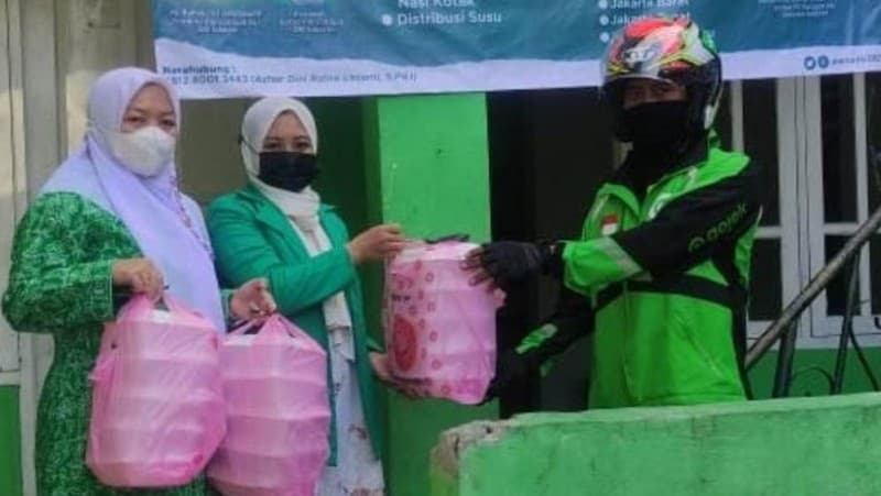 Dapur Umum Fatayat NU Jaksel Bantu Pasien Isoman