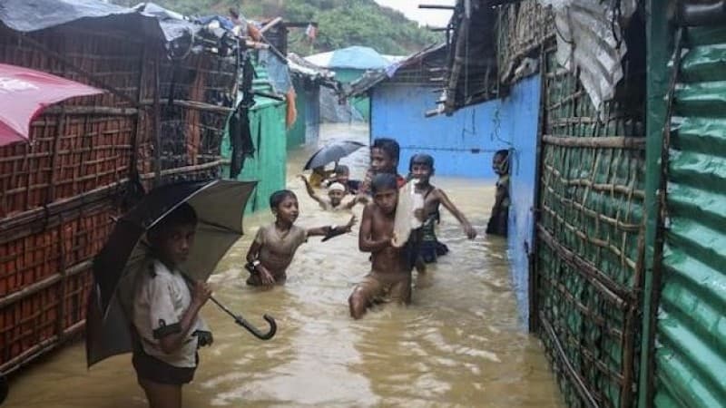 Kamp Pengungsian Dilanda Banjir, Muslim Rohingya Makin Terimpit Kesengsaraan