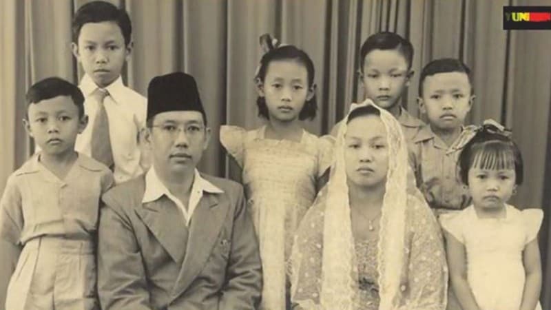 Nyai Sholichah Munawwaroh Teladan 'Single Parent' yang Inspiratif