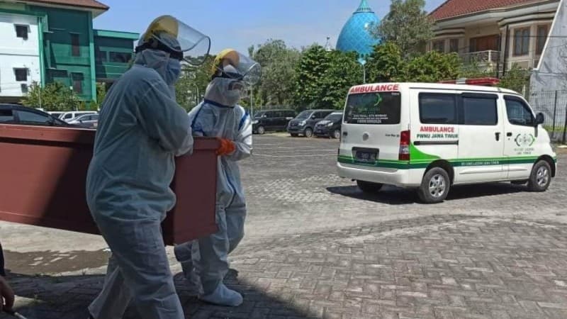 Cerita Warga yang Jenazah Ibunya Ditangani Satgas Covid-19 NU Jatim