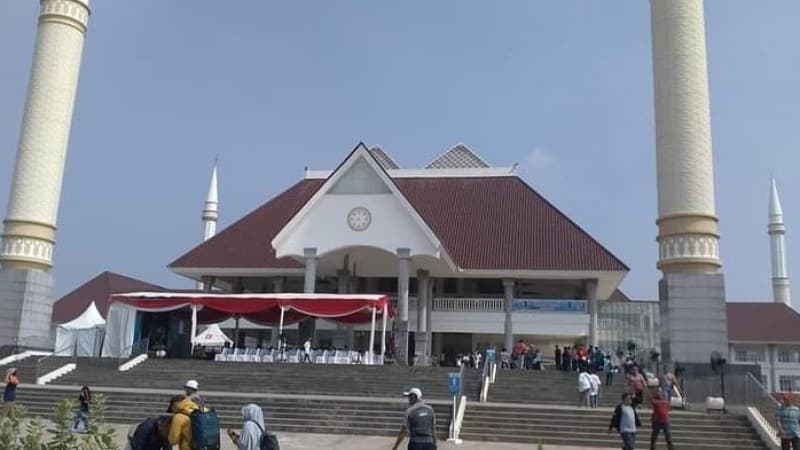 Masjid Raya KH Hasyim Asy’ari Gelar Shalat Jumat dengan Tetap Patuhi Aturan PPKM
