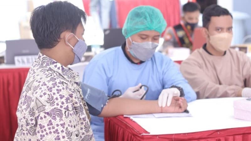 Rindu Belajar Tatap Muka, Santri Tebuireng Antusias Ikut Vaksinasi