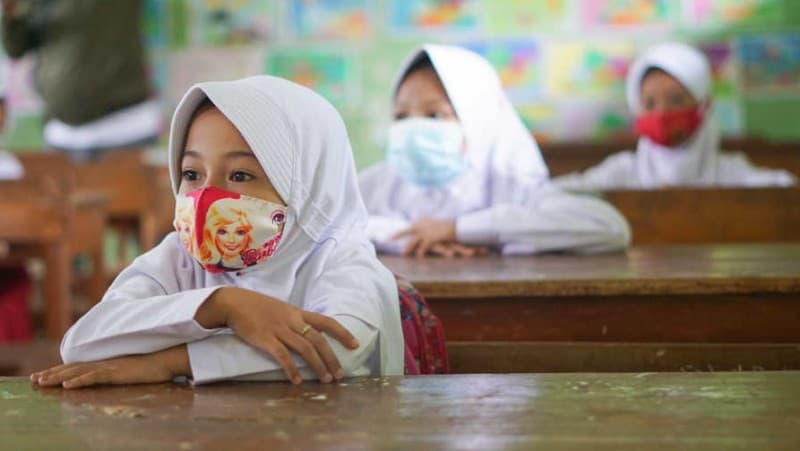 Vaksinasi dan Izin Orang Tua Penting Sebelum Pelaksanaan PTM Terbatas