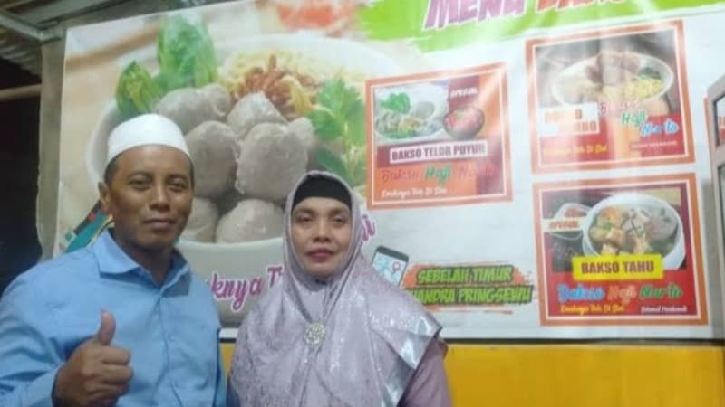Gerai Bakso Ketua LPNU Pringsewu Gratis untuk Warga Tak Mampu