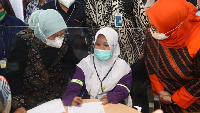 Berkunjung ke Semarang, Menaker Intip Langsung Rekening Pekerja