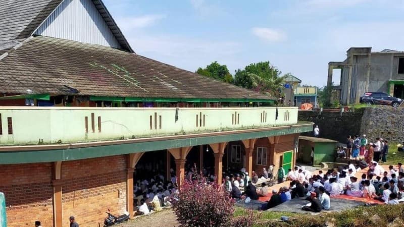 Alumni, Pesantren, dan Lebaran Santri