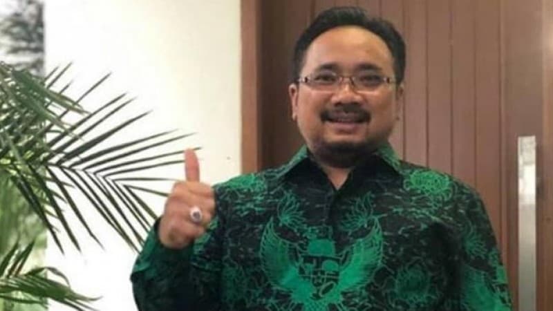 Jokowi Teken Perpres Dana Abadi Pesantren, Gus Yaqut: Presiden Kita Memang Top