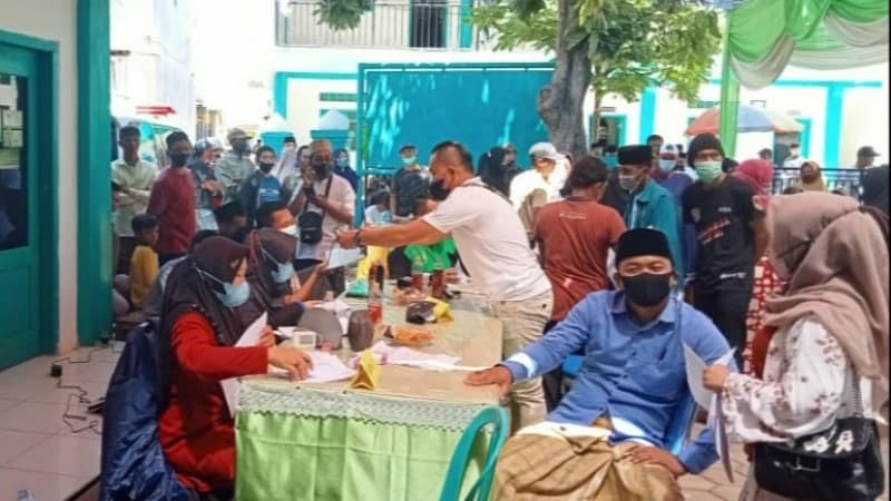 Santri Pesantren Syekh Abdul Qodir Jailani Situbondo Antusias Ikut Vaksinasi Covid-19