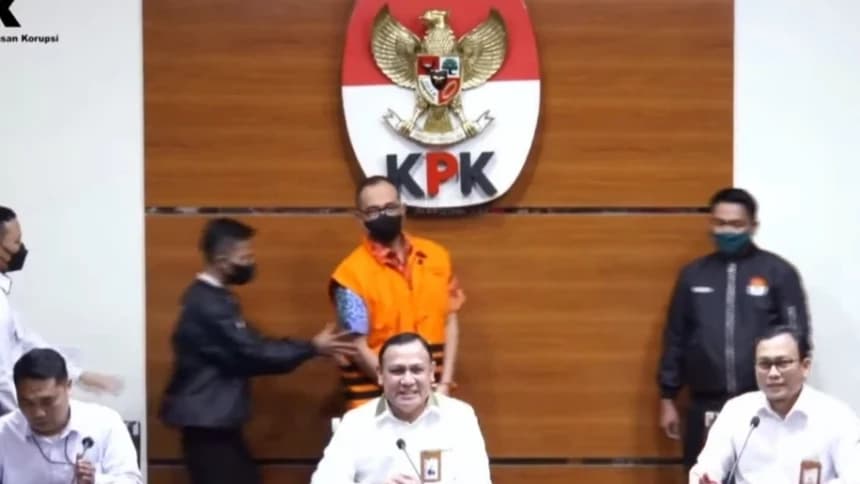 Diduga Terima Gratifikasi, Tersangka Rafael Alun Trisambodo Ditahan KPK