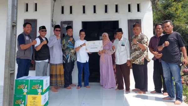 UPZ BMT NU Jombang Bantu Renovasi Rumah Warga