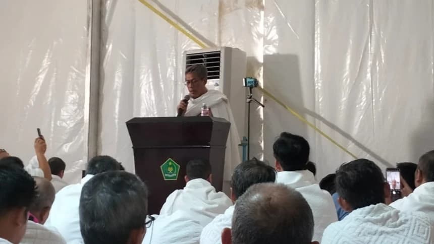 Saat Katib Aam PBNU Pimpin Khotbah Wukuf di Arafah