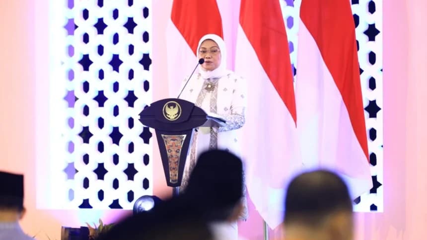 Rayakan May Day di Masjid Al-Akbar Surabaya, Menaker Ajak Seluruh Komponen Perkuat Soliditas