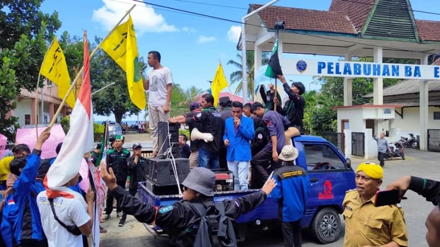 Aliansi Pemuda dan Mahasiswa Pulau Bawean Tolak Kenaikan Tiket Kapal