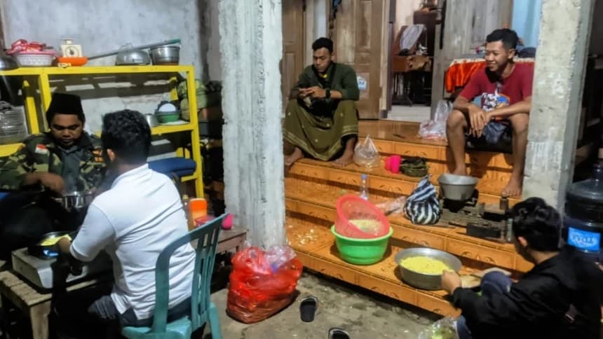Banjir Terjang Trenggalek, Ansor dan Banser Berjibaku Dirikan Dapur Umum