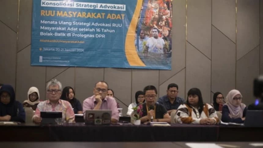 RUU Masyarakat Adat Mandek 16 Tahun, Penduduk Hadapi Perampasan Wilayah dan Kriminalisasi