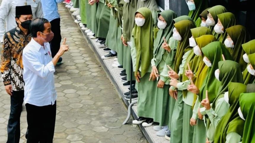 100% Santri API Asri Tegalrejo Sudah Divaksin, Presiden Jokowi: Bisa Jadi Contoh
