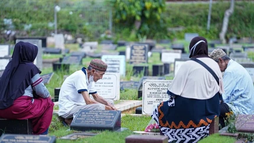 Bacaan Tahlil Lengkap ketika Ziarah Kubur