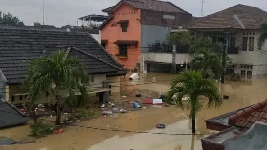 Banjir Parah di Bekasi: 20 Titik Terendam, Air Capai 3 Meter