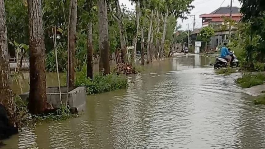 Warga Pati Keluhkan Banjir Langganan Setiap Hujan Turun