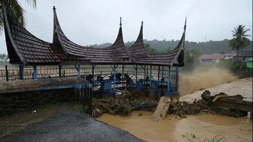 Khutbah Jumat: Dari Musibah menuju Muhasabah dan Tobat Kolektif
