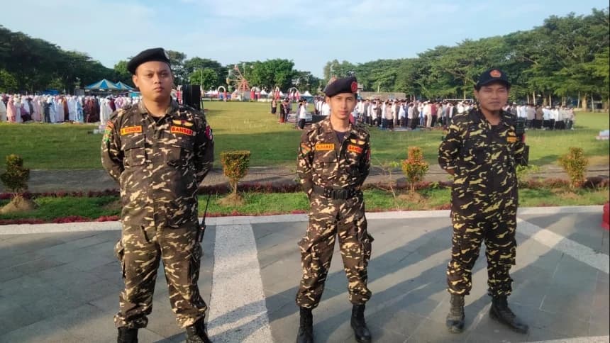 Banser Jaga Warga Muhammadiyah Shalat Id di Berbagai Daerah