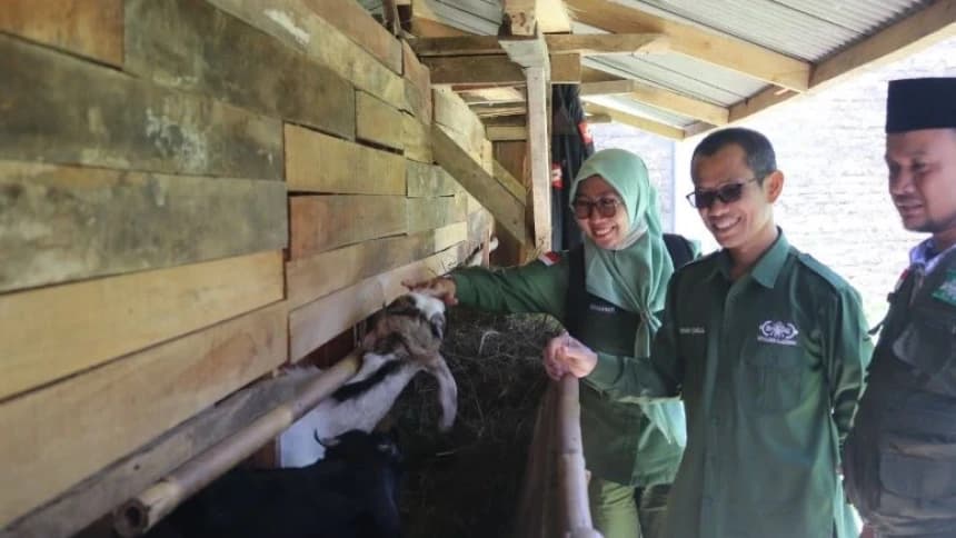 Bantuan Kambing Bergulir Pulihkan Warga Terdampak Gempa Bumi Cianjur