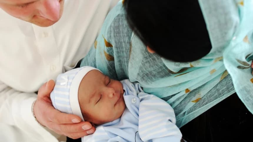 Tahnik Untuk Bayi dalam Kajian Thibbun Nabawi