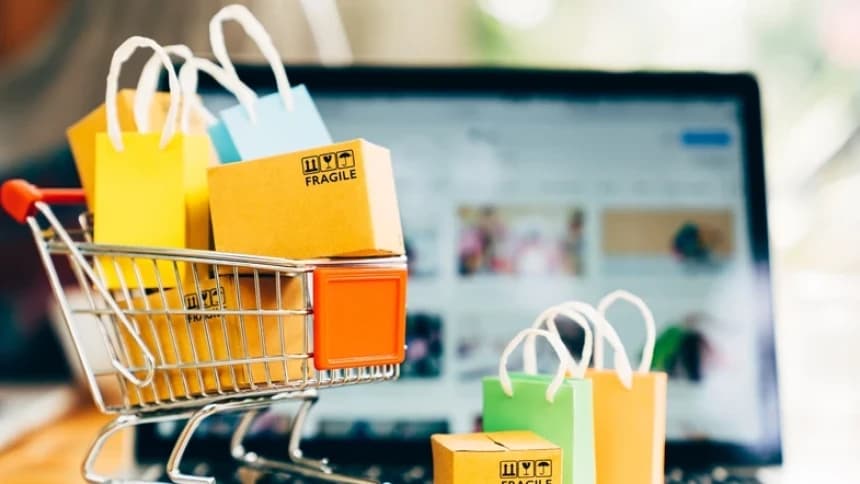 Ekonom INDEF Buka Fakta di Balik Fenomena Rojali dan Rohana di Mal