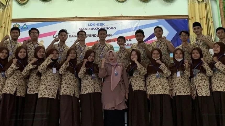 Hanik Fauziah, Menginisiasi Siswa Piawai dalam Bidang Kependudukan