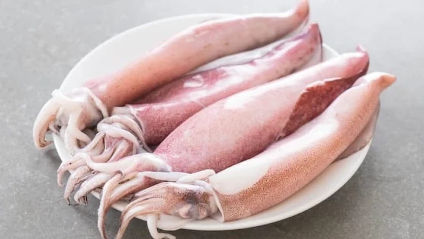 Tidak Benar Konsumsi Cumi-Cumi Sebabkan Kulit Anak Berwarna Hitam