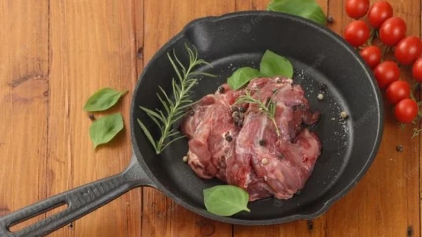 6 Cara Daging Kambing Nggak Bau Perengus dan Empuk Tanpa Panci Presto