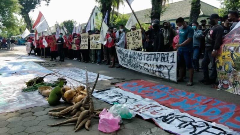 Tolak Tambang Batu, Warga Wadas Gelar Aksi Damai di Kantor BPN dan BBWSO