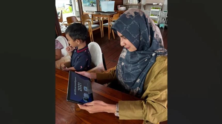 Ibu Rumah Tangga Belajar AI: Cerita Diana di Pelatihan Perempuan PandAI
