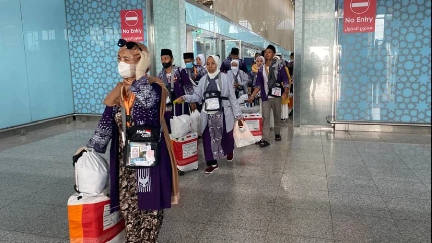 Tiba di Madinah, Jamaah Haji Kloter Pertama Lalui Fast Track dengan Lancar