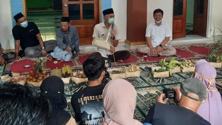 Ganjar Pranowo Dialog dengan Warga Kontra Tambang Wadas