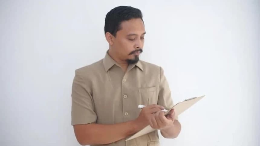 Iwan Fals, Oemar Bakri, dan Guru yang Belum Sejahtera