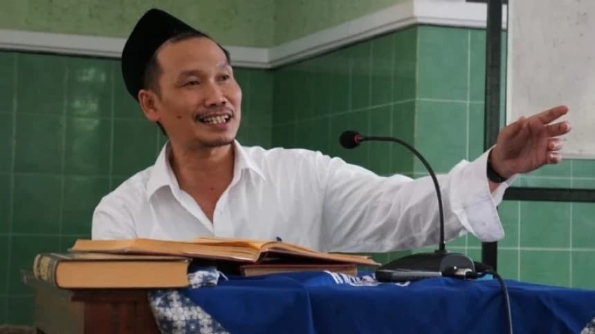 Definisi Bahagia menurut Gus Baha: Tak Harus Jadi Pejabat Negara dan Bergelimang Harta