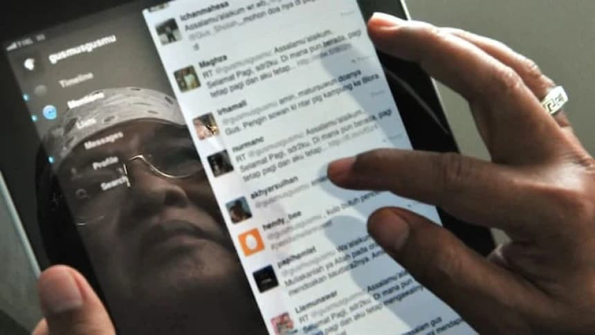 Terkait Konflik Wadas, Gus Mus Colek Jokowi di Twitter