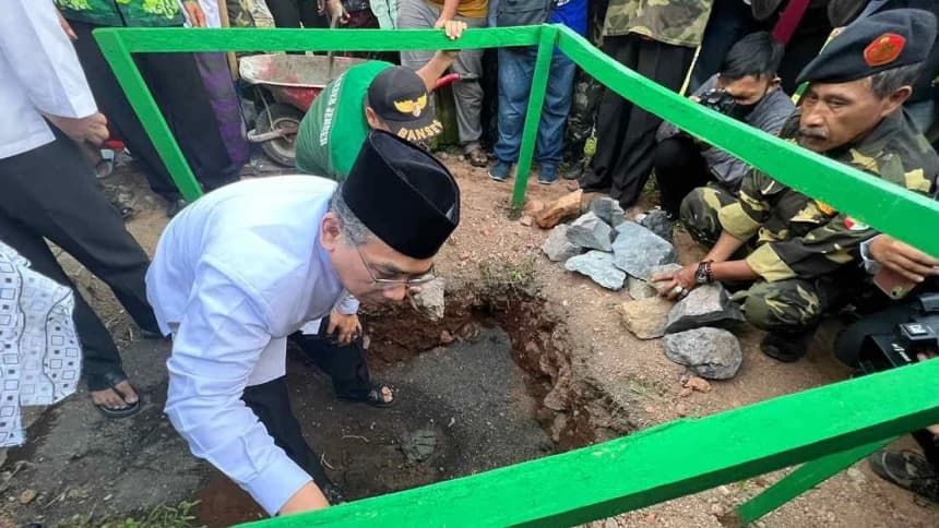 Ketum PBNU Letakkan Batu Pertama Pembangunan RSNU Jember