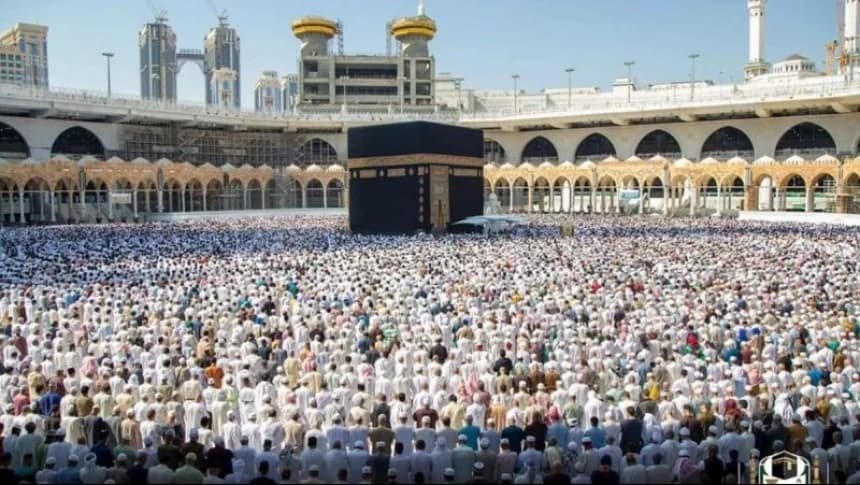 Arab Saudi Cabut Pembatasan Covid-19, Sinyal Positif untuk Umrah dan Haji?