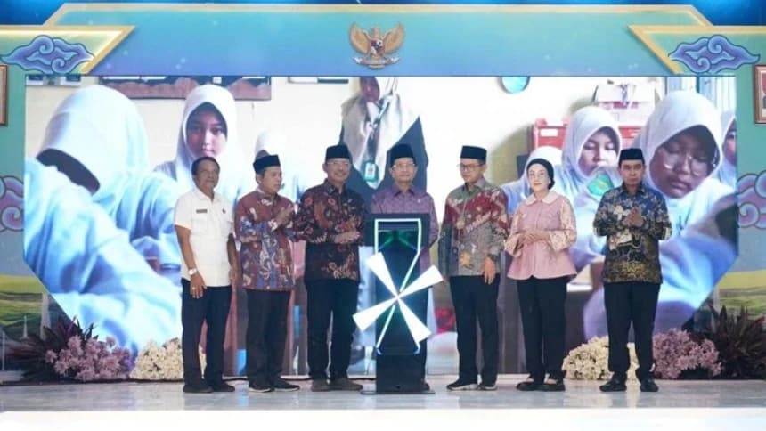 Menag Luncurkan Peringatan Hari Guru Nasional 2025 di Cirebon