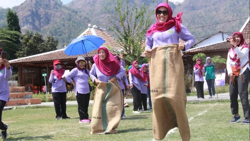 9 Ide Lomba Seru buat Ibu-ibu Sambut HUT Ke-77 RI