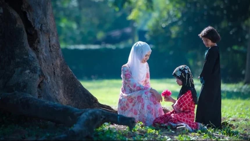 Tradisi Hari Ibu di Berbagai Negara: Mulai Liburkan Pekerja sampai Memasak untuk Ibu