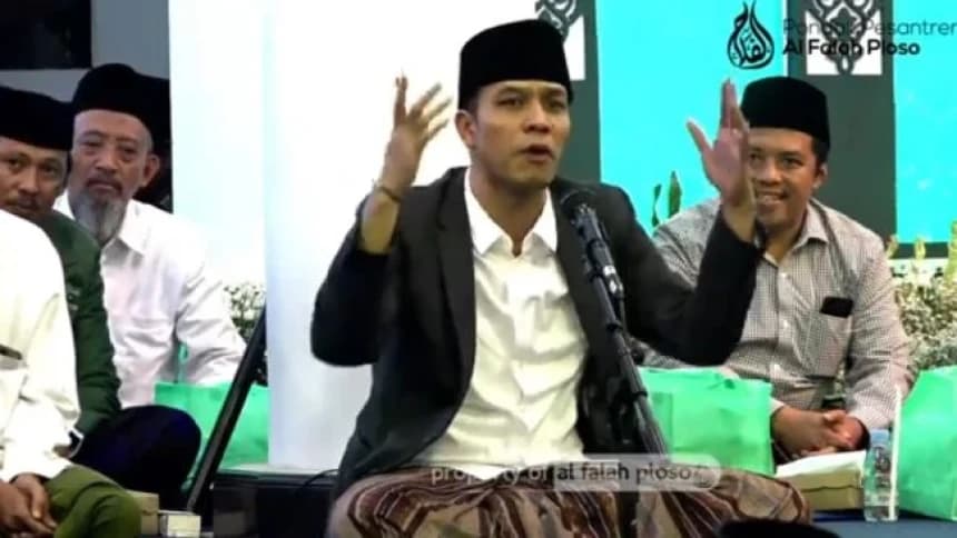 Kiai Ahmad Djazuli Utsman Sehari Ngaji 15-18 Kitab