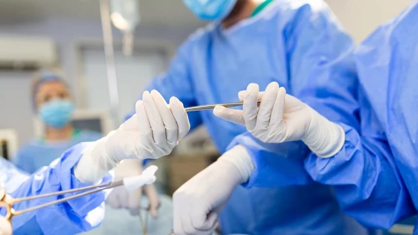 Seorang Dokter di Palestina Amputasi Anaknya Tanpa Anestesi, Berujung Meninggal Dunia